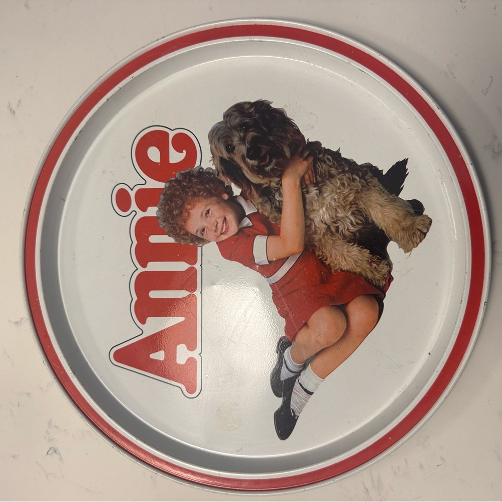 vintage "Annie" metal serving tray 1980s